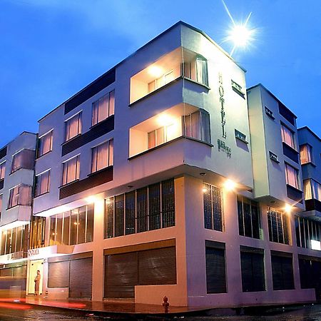 Hotel Fernando Plaza Пасто Екстериор снимка